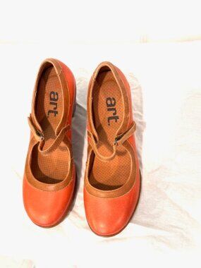 Gorgeous 'like new' ART retro heels size 9